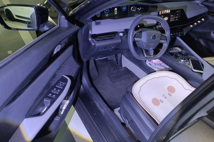 Used Changan UNI-V 2022 1.5T Prestige Version
