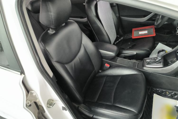 Used Hyundai Elantra (5th Generation / Langdong) 2016 1.6L Automatic Smart Version
