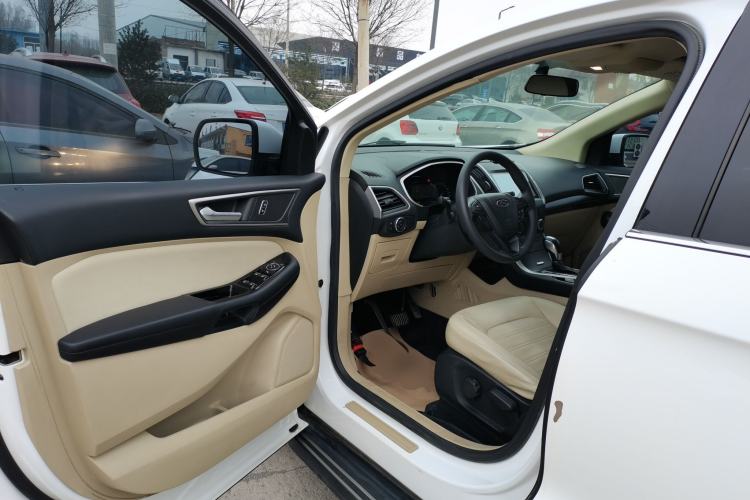 Used Ford Edge 2016 EcoBoost 245 Two-Wheel-Drive Titanium 5-Seater
