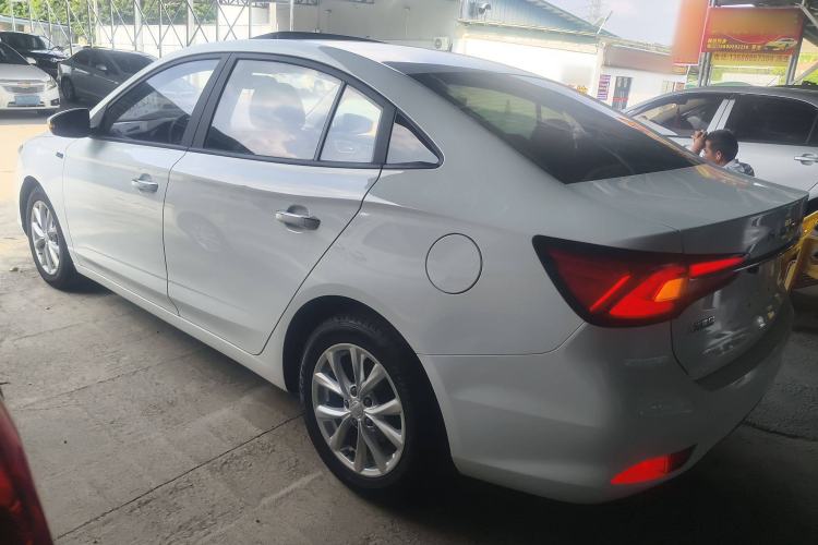 Used Roewe i5 2019 1.5L Automatic 4G Connected Langyue Edition

