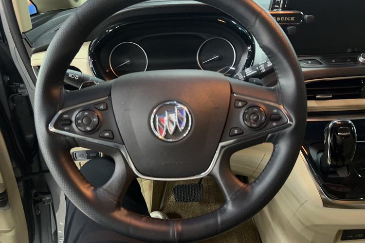 Used Buick GL8 2023 Land Business Class Smart Deluxe Model
