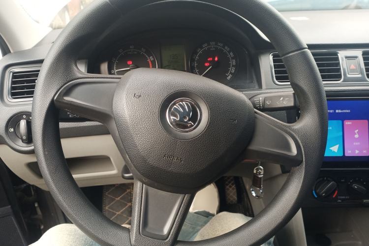 Used Skoda Rapid 2016 1.6L Manual Front-Wheel-Drive Version
