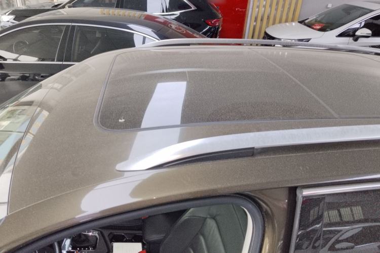 Used Volkswagen Tiguan L 2019 Updated Version 330TSI Automatic Two-Wheel Drive Panoramic Comfort Edition China VI Standard
