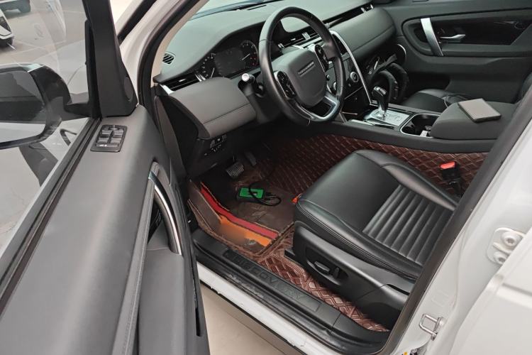 Used Land Rover Discovery Sport 2020 200 PS Family Edition
