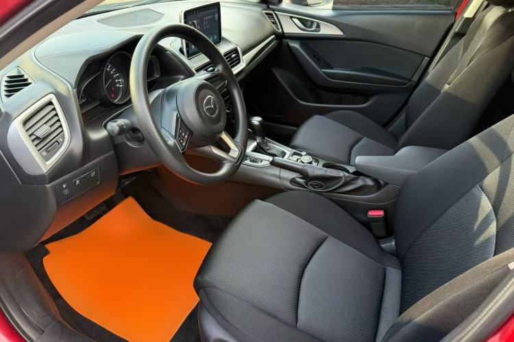 Used Mazda Mazda 3 Axela 2019 Cloud-Control Edition Hatchback 1.5L Automatic Comfort Model China VI Standard
