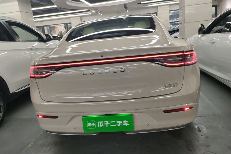 Used Hima Luxeed S7 2025 855 km Max
