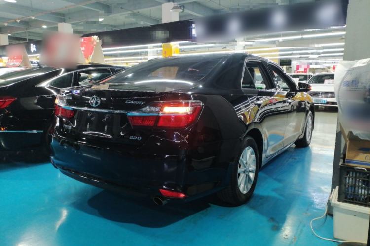 Used Toyota Camry 2016 2.0G 10th Anniversary Leading Edition
