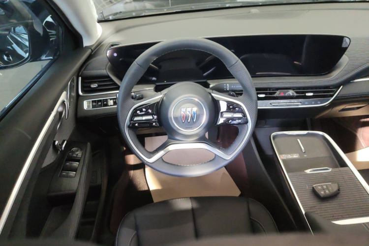 Used Buick LaCrosse 2025 28T Platinum Edition
