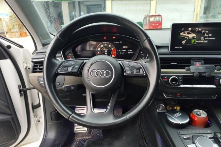 Used Audi A4L 2018 30th Anniversary Edition 40 TFSI Fashion Model
