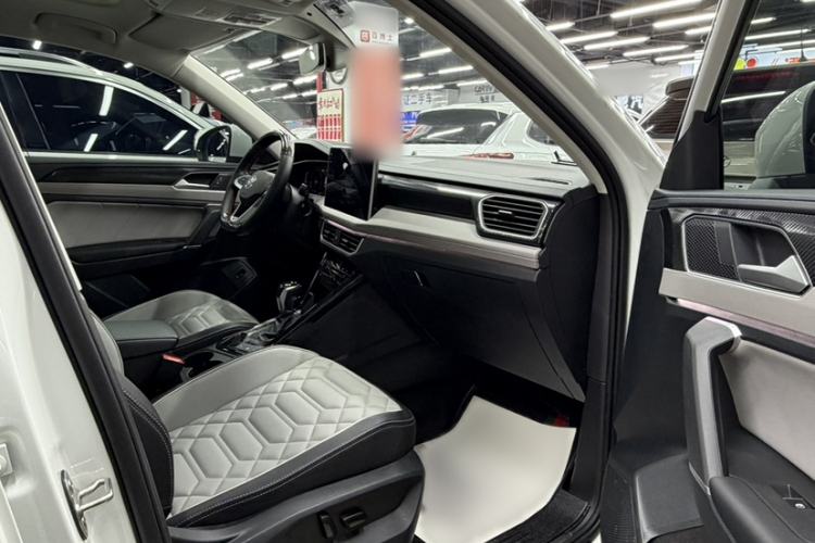 Used Volkswagen Tayron 2023 300TSI Two-Wheel-Drive Luxury Plus Advanced Edition
