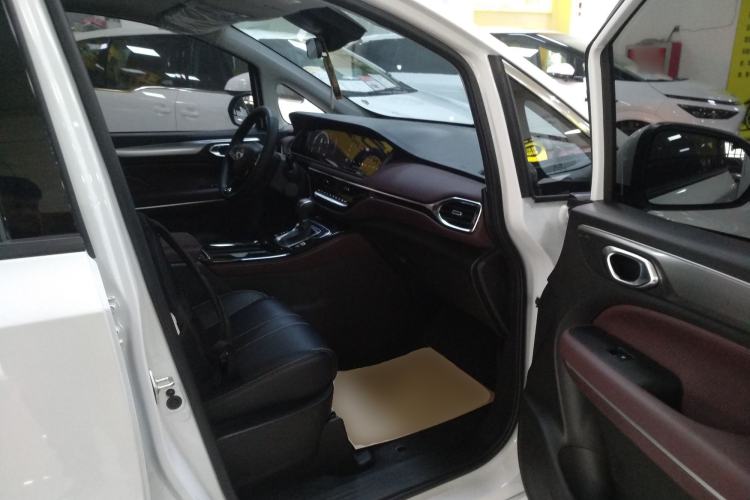 Used GAC Trumpchi M6 2023 PRO 270T DCT Luxury Edition
