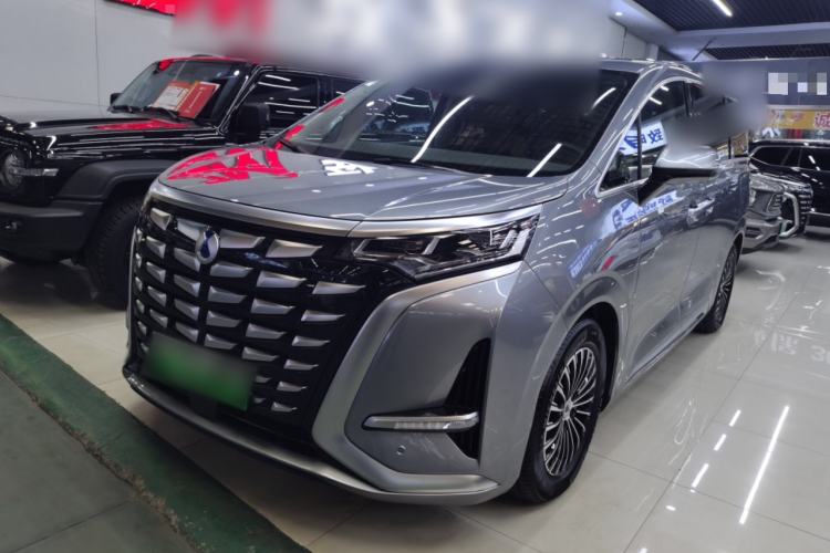 Used Denza D9 2022 DM-i 1040 Prestige Model