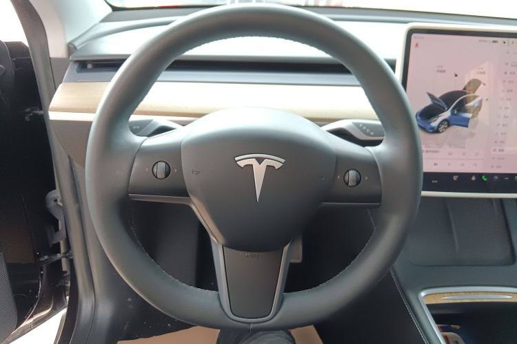Used Tesla Model Y 2023 Rear-Wheel-Drive Version
