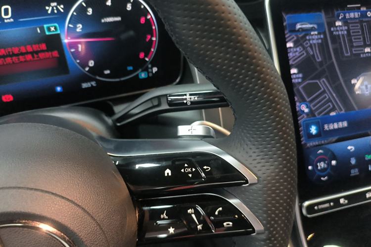 Used Mercedes-Benz GLC 2023 Facelift GLC 260 L 4MATIC Luxury Version 5 Seats