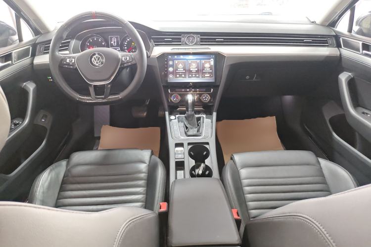 Used Volkswagen Magotan 2018 330TSI DSG Advanced Model
