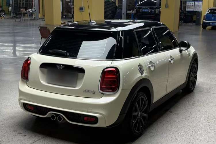 Used  MINI 2018 2.0T COOPER S Classic Edition Five-Door Version
