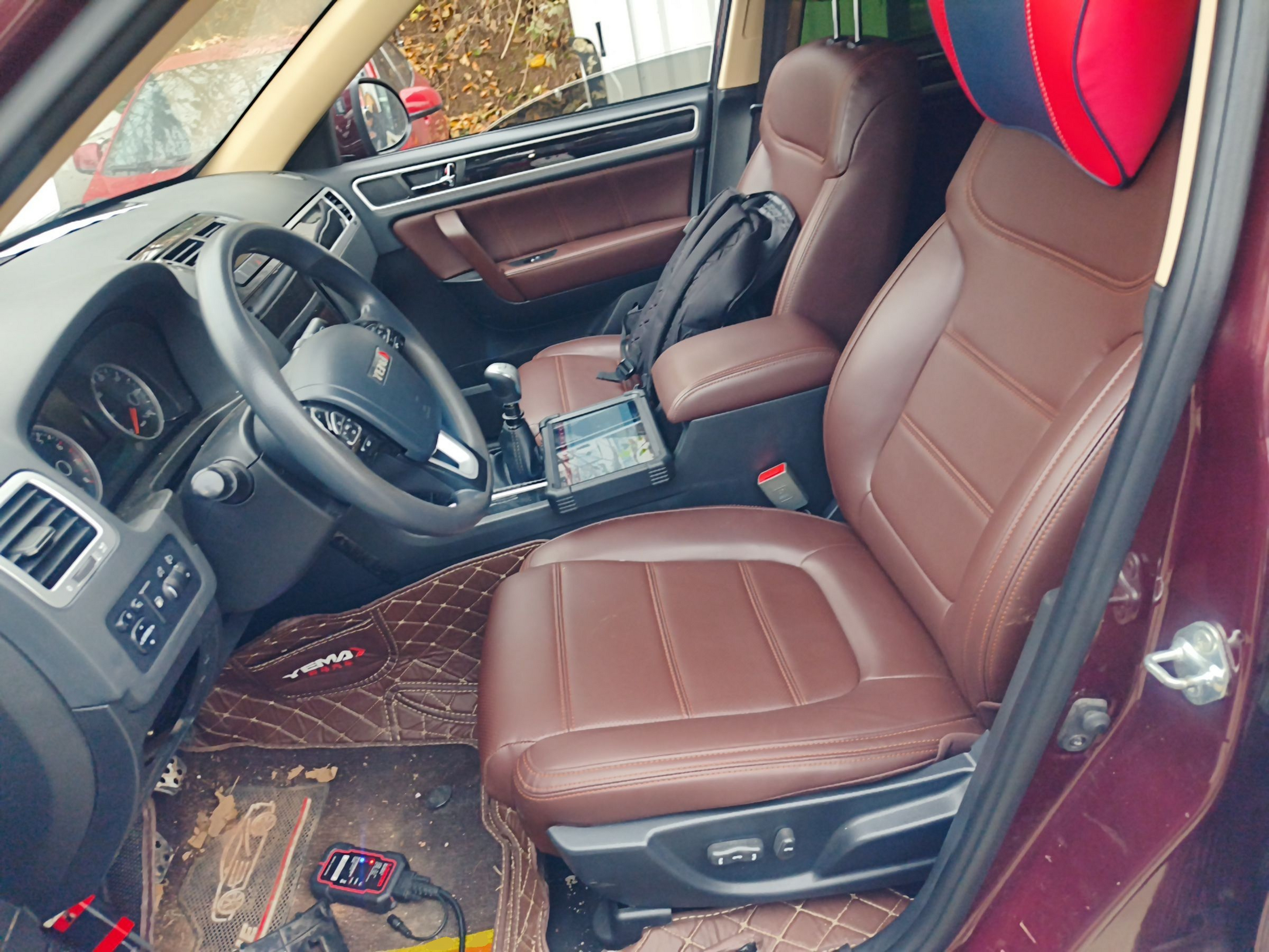 Переднее сиденье в автомобиле