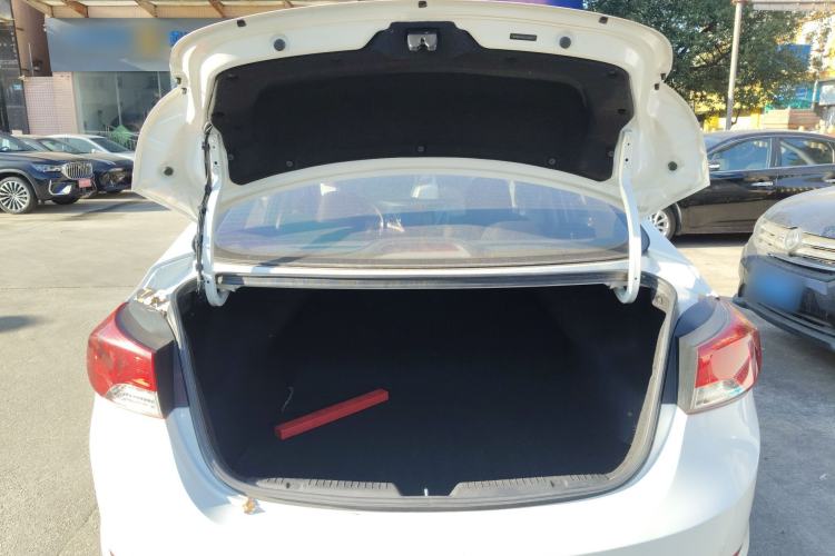 Used Hyundai Elantra 2015 1.6L Automatic Fashion Model