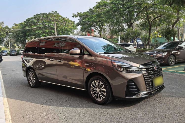 Used Buick GL8 2023 Facelifted Land Cruiser Executive Luxury Version
