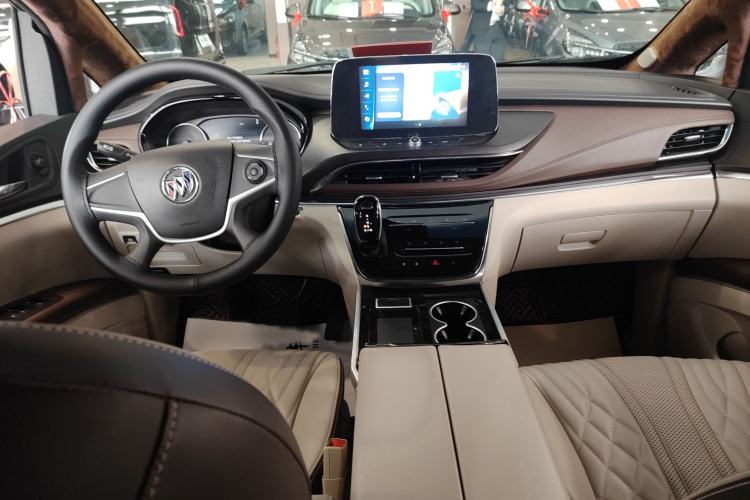 Used Buick GL8 2022 Land Cruiser Executive Class 652T Comfort Model
