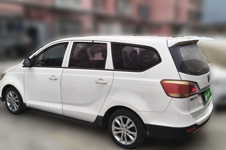 Used Baojun 730 2014 1.5L manual standard version 5 seats
