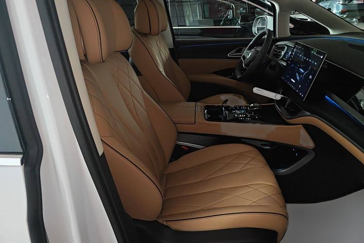 Used Denza D9 2024 DM-i 980 Four-Wheel Drive Prestige Model