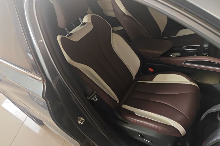 Used Geely Auto Monjaro L 2024 2.0TD High-Power Automatic Two-Wheel Drive Yunqi Version
