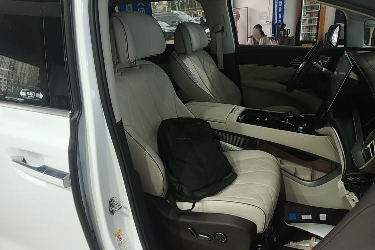 Used Denza D9 2024 DM-i 980 Four-Wheel Drive Prestige Model