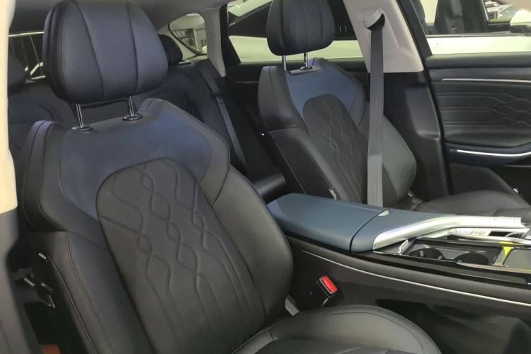 Used VOYAH FREE 2021 Four-Wheel Drive Standard Range-Extended Exclusive Luxury Package
