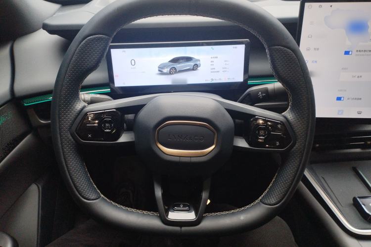 Used Lynk & Co 07 2024 EM-P 126 Long-Range Halo
