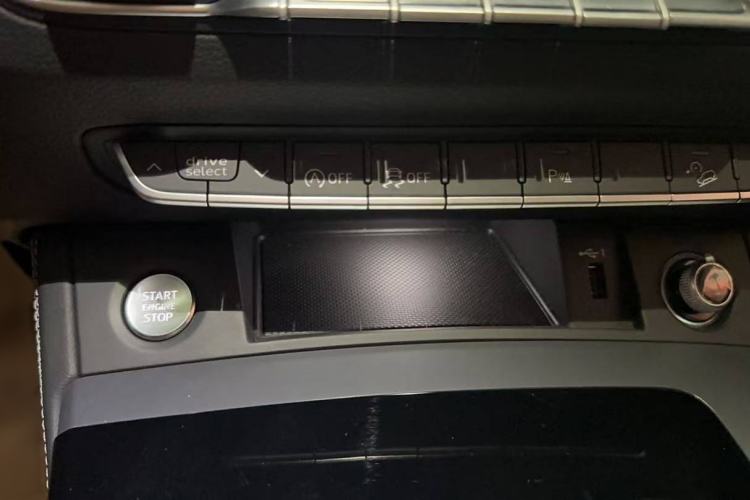 Used Audi Q5L 2022 40T Fashionable and Dynamic Model
