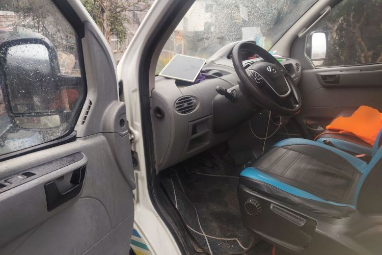 Used SAIC MAXUS Xintu V80 2019 2.5T Classic Edition 6-Speed Manual – Aoyuntong Short Wheelbase Mid-Height Design 5/6 Seats