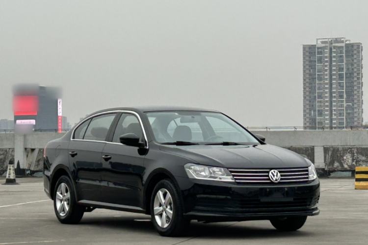 Used Volkswagen Lavida 2015 1.6L Automatic Fashion Edition
