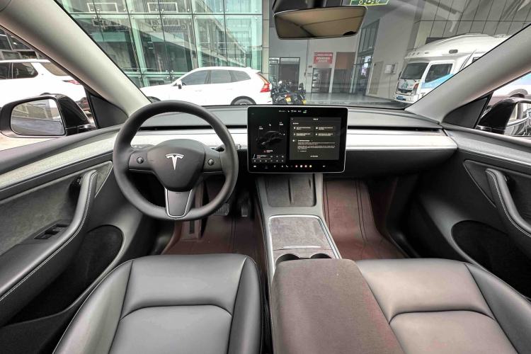 Used Tesla Model Y 2023 Rear-Wheel-Drive Version
