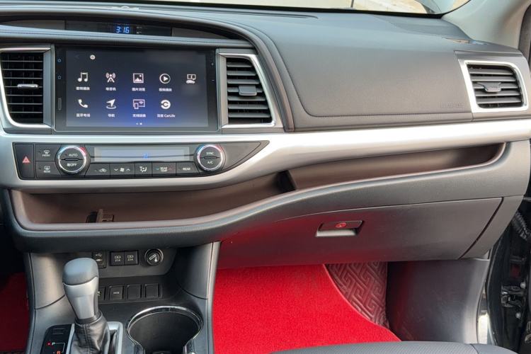 Used Toyota Highlander 2018 2.0T Two-Wheel Drive Prestige Version 7 Seats China V Emission Standard
