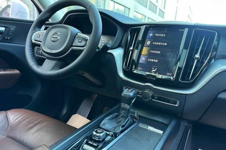 Used Volvo XC60 2019 T5 4x4 Smart Edition China VI Standard
