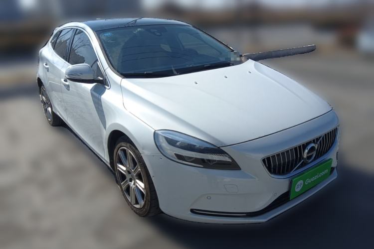 Used Volvo V40 2019 T3 Smart Luxury Edition