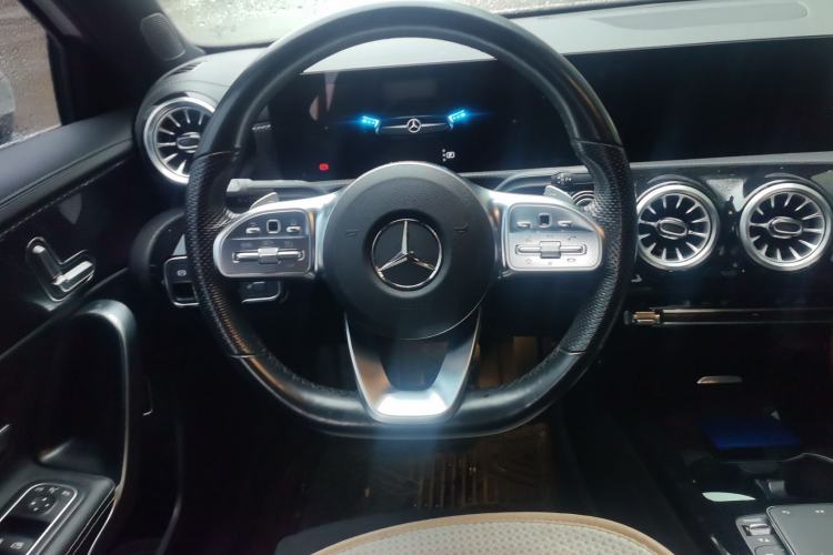 Used Mercedes-Benz A-Class 2022 Revised Version A 200 L Sport Sedan Fashionable Style