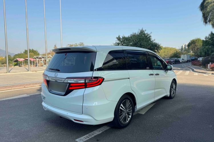 Used Honda Odyssey 2015 Revised Version 2.4L Supreme Edition