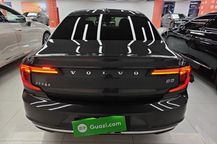 Used Volvo S90 2025 B5 Zhiyuan Luxury Edition
