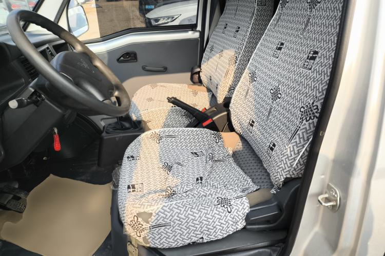 Used Wuling Zhiguang 2020 1.2L Van Utility Model China VI Emission Standard 2 Seats LSI
