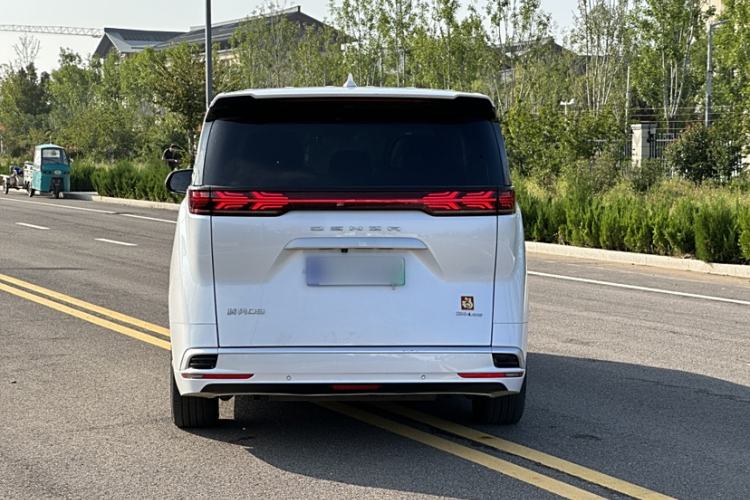 Used Denza D9 2022 DM-i 970 Four-Wheel Drive Prestige Model
