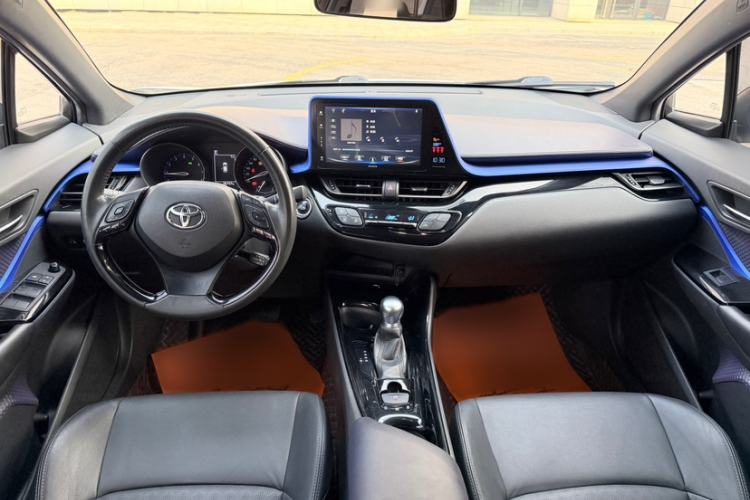 Used Toyota IZOA 2018 2.0L Yichi Version China VI Standard