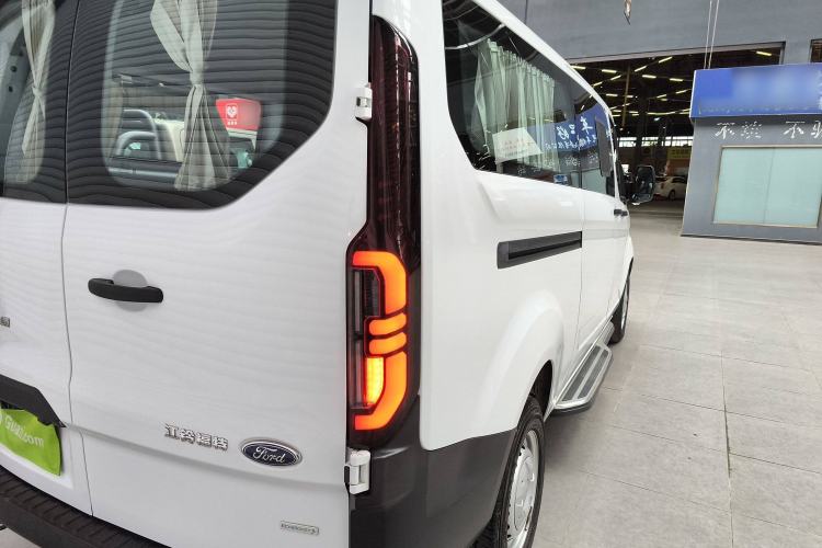 Used Ford Transit 2023 2.0T Gasoline Automatic Multi-Purpose Commercial Vehicle Mid-Drive Low-Roof Design 5/6 Seats