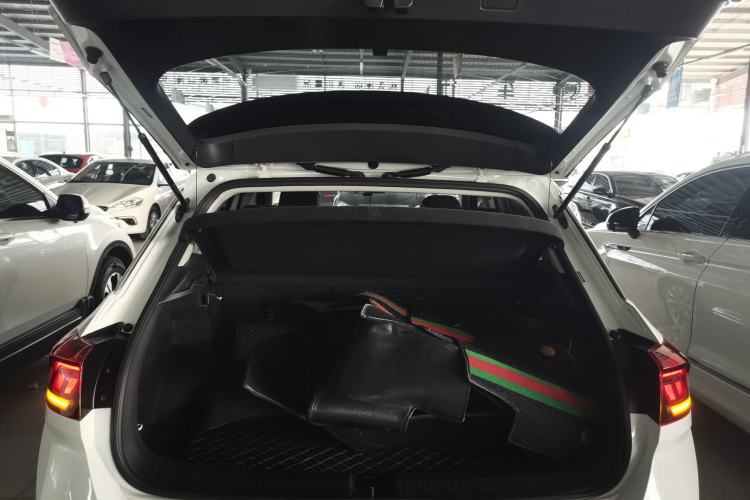 Used Volkswagen T-ROC 2021 280TSI DSG Two-Wheel Drive Elite Connect Edition
