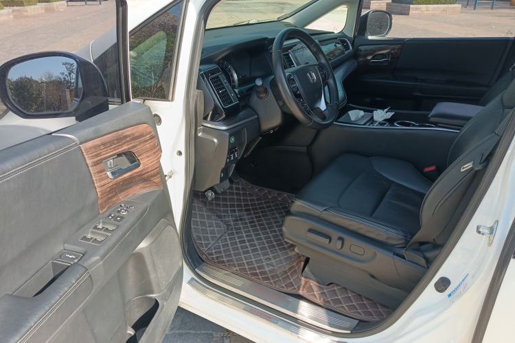 Used Honda Elysion 2016 2.4L Style Edition
