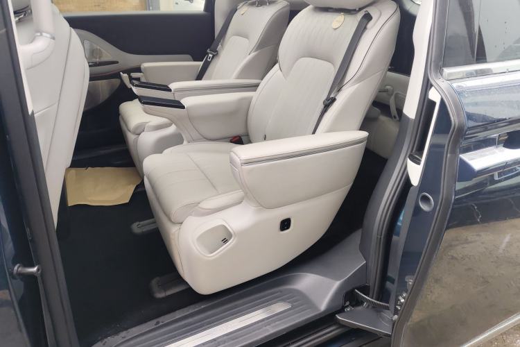 Used VOYAH Dream 2025 PHEV Four-Wheel-Drive Flagship Kunpeng Edition
