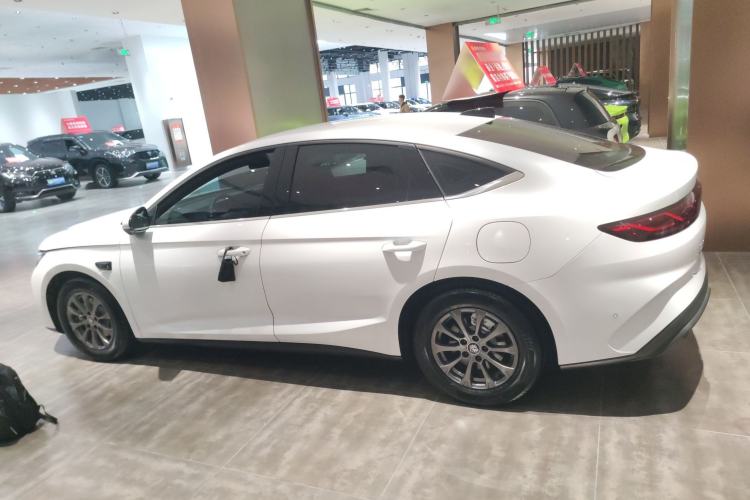 Used BYD Qin L 2025 DM-i Smart Drive 80KM Leading Model