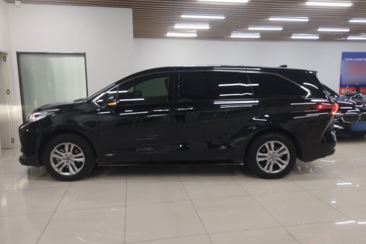Used Toyota Sienna 2024 2.5L Hybrid Four-Wheel Drive Prestige Edition

