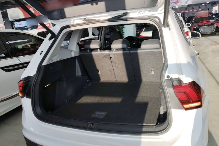 Used Volkswagen Tiguan L 2020 330TSI Automatic Two-Wheel Drive Smart Luxury Edition China VI Standard
